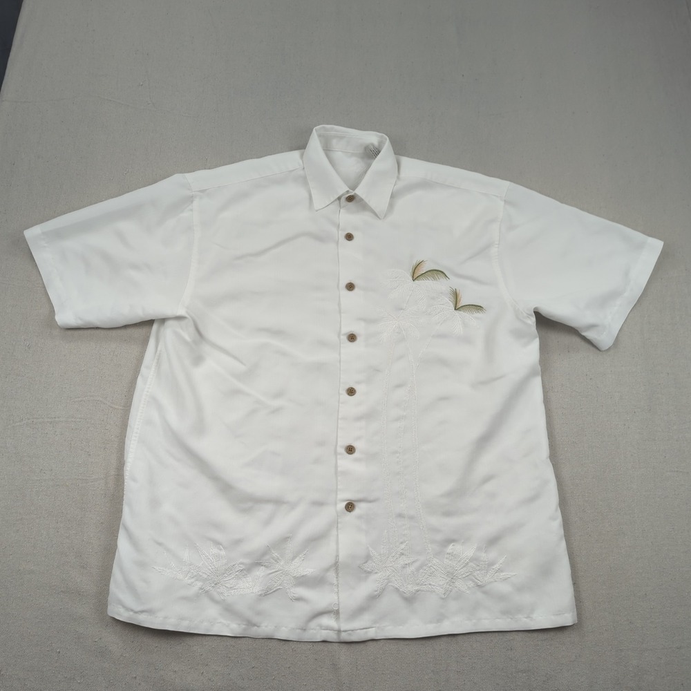 Bamboo Cay Shirt Mens Medium White Embroidered Casual Beachy Hawaiian
